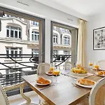 Champs-Elysees & Arc De Triomphe - 2Br 2Ba - Paris Vacation Rentals
