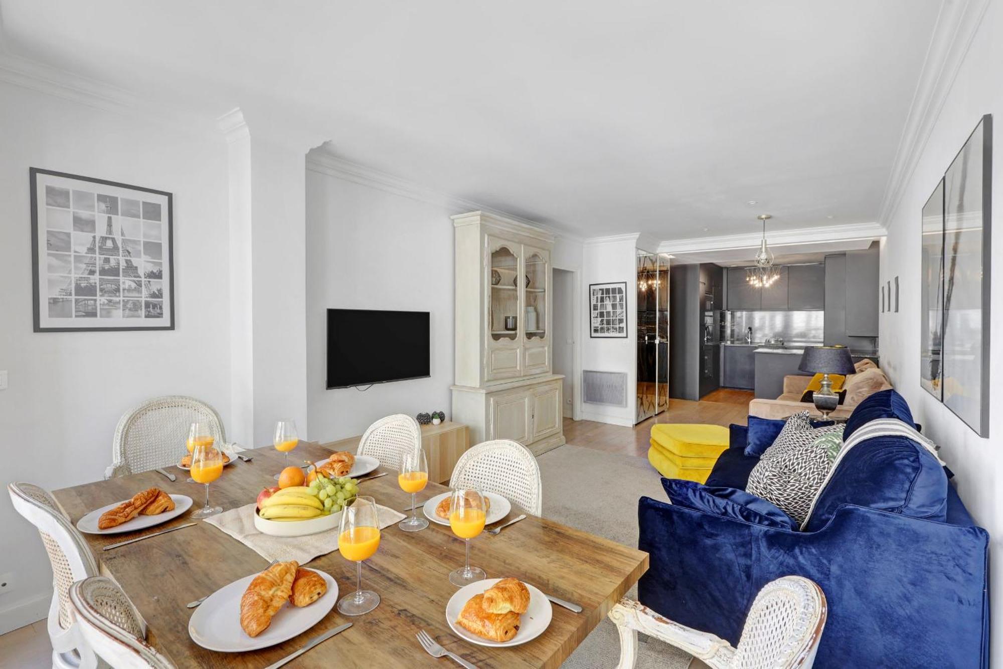 Champs-elysees & Arc De Triomphe - 2br 2ba - Vacation Apartment Paris